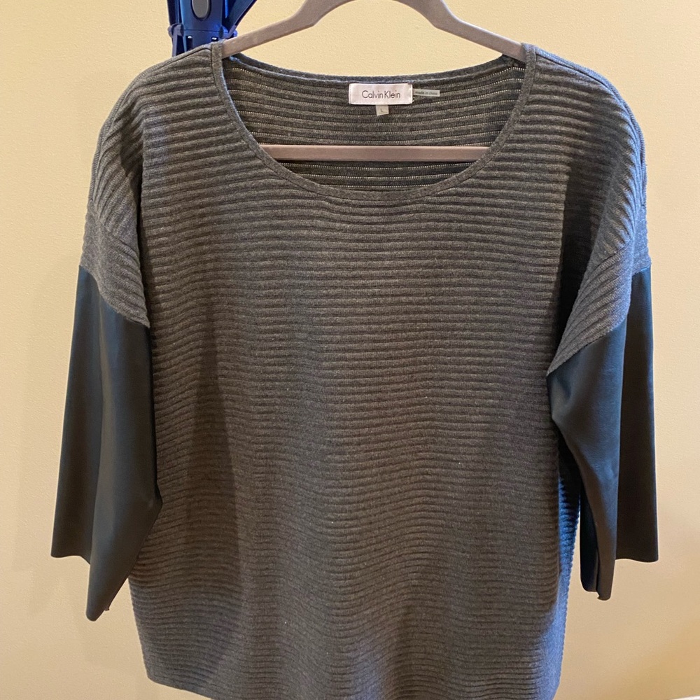 Calvin Klein Women's Ribbed Gray Sweater